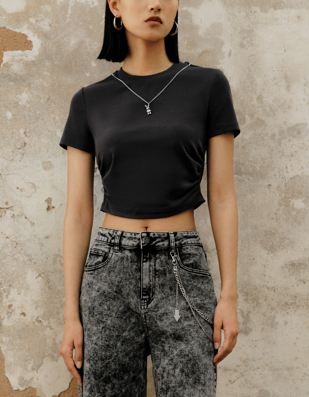 Crew Neck T-Shirt With Necklace