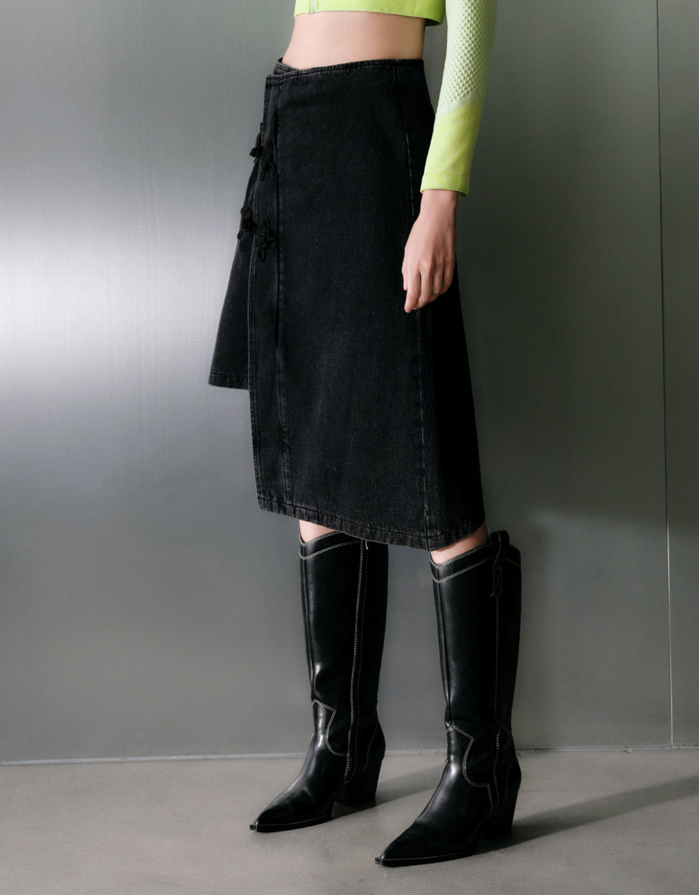 Chinese Button Wrap Denim Skirt