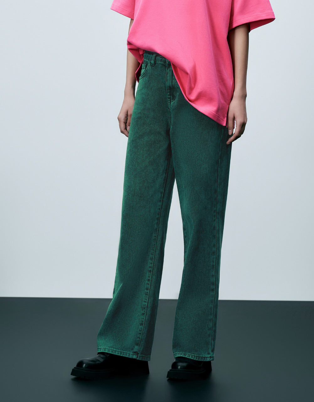 Mid-Waist Wide-Leg Jeans