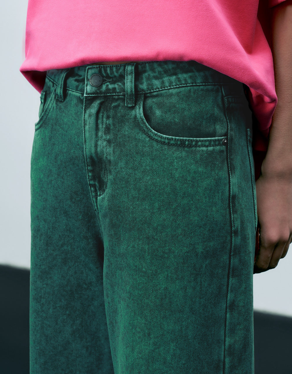 Mid-Waist Wide-Leg Jeans