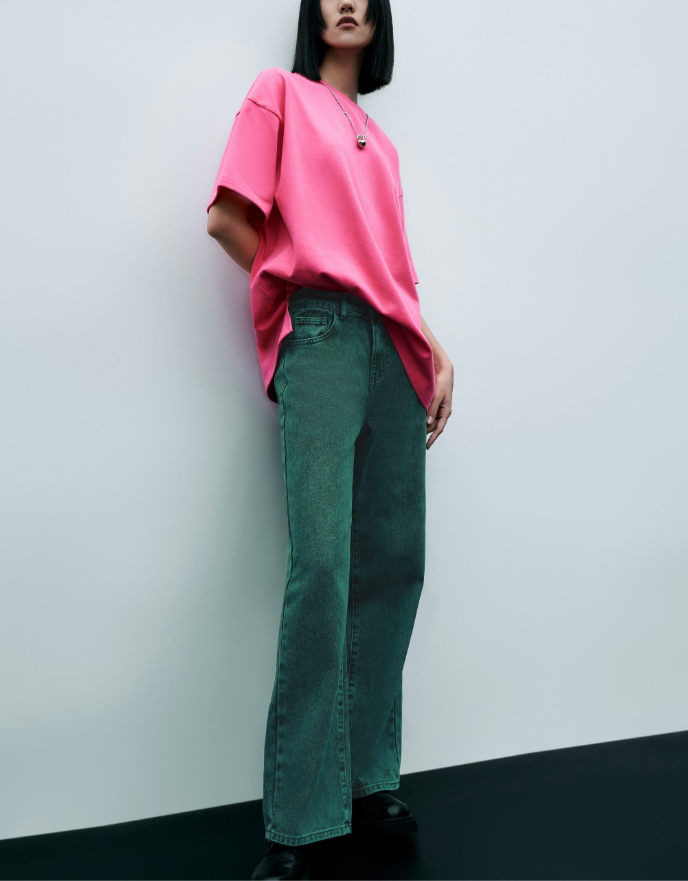 Mid-Waist Wide-Leg Jeans