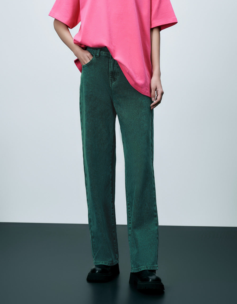 Mid-Waist Wide-Leg Jeans
