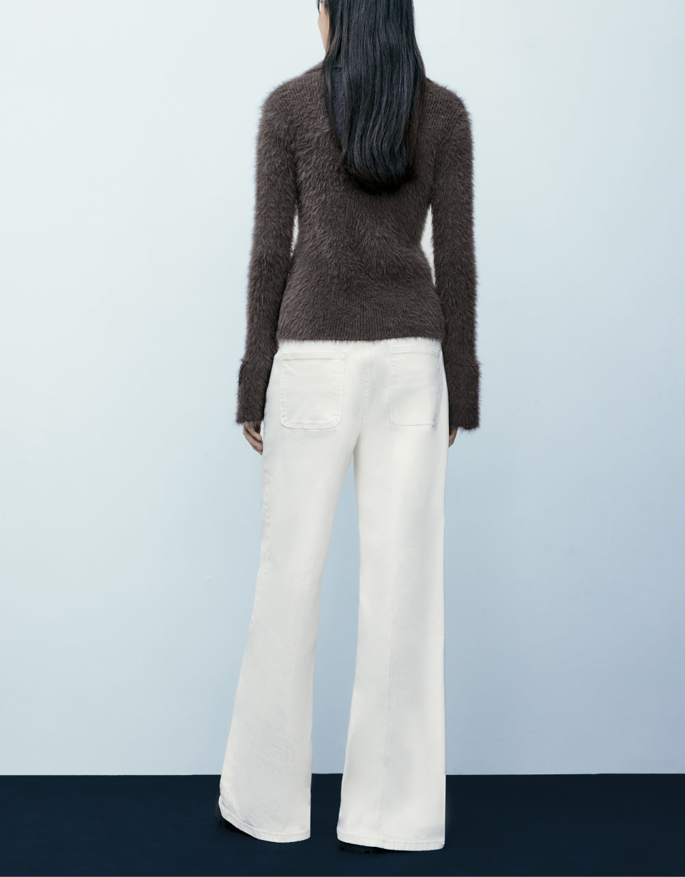 Mid-Waist Wide-Leg Jeans