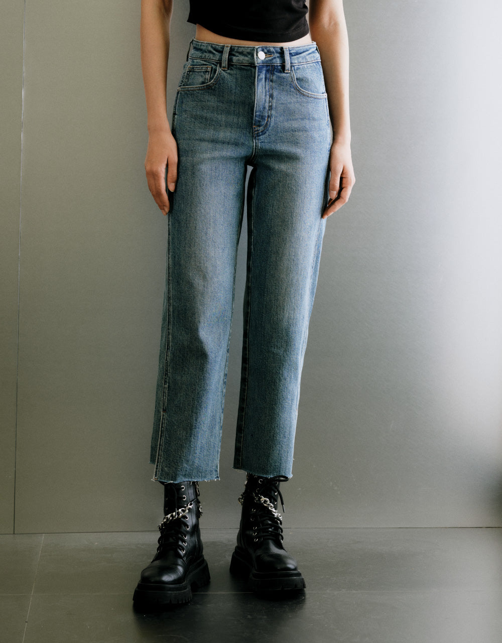 Raw Hem Cropped Straight Jeans