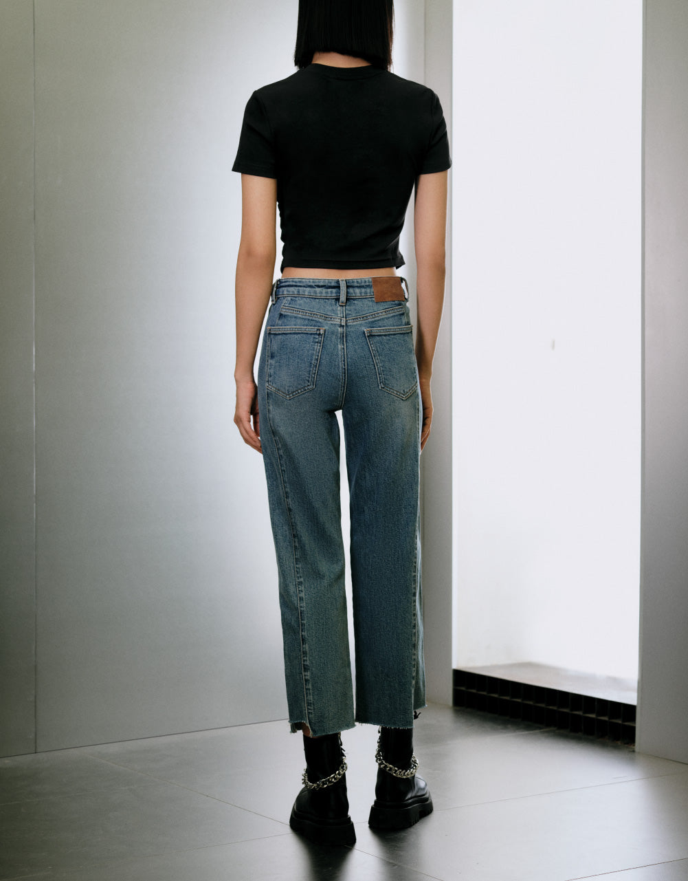 Raw Hem Cropped Straight Jeans