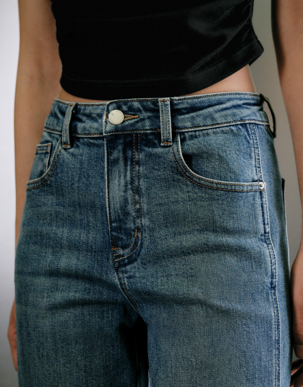 Raw Hem Cropped Straight Jeans