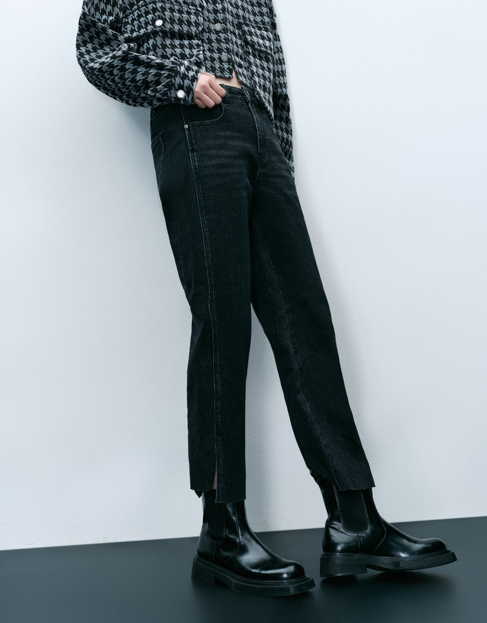 Raw Hem Cropped Straight Jeans