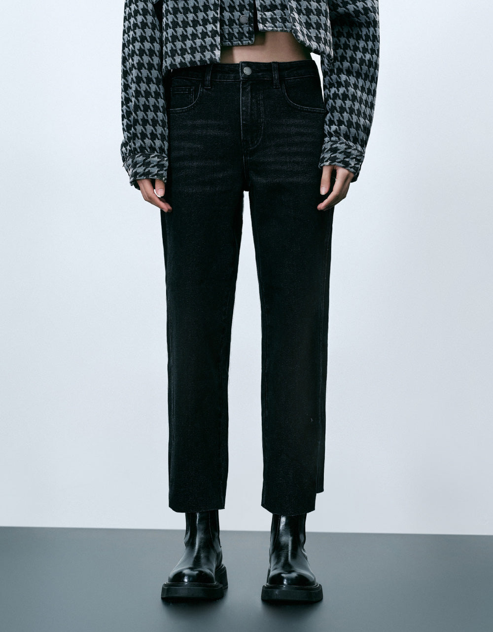 Raw Hem Cropped Straight Jeans