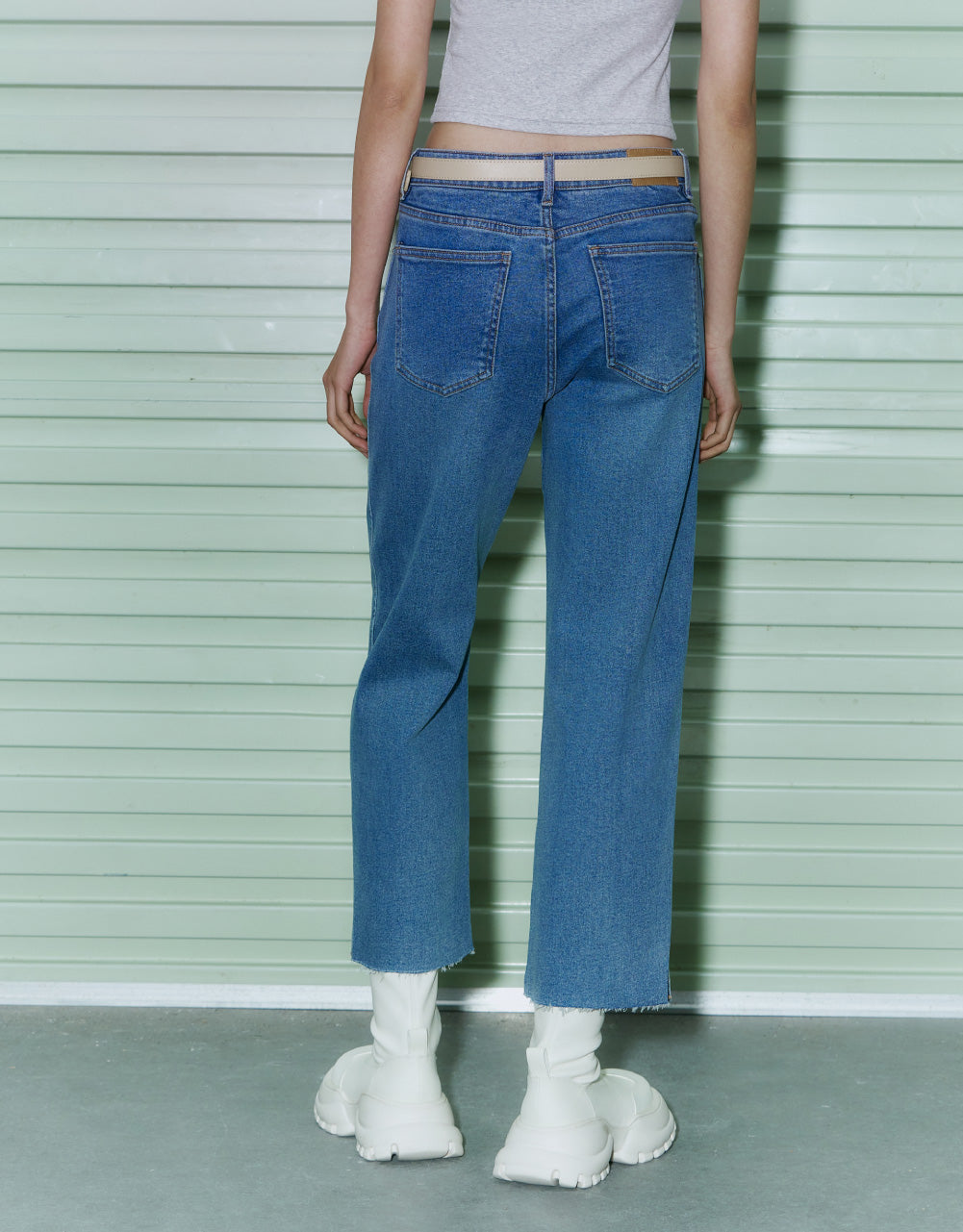 Mid-Waist Cropped Jeans