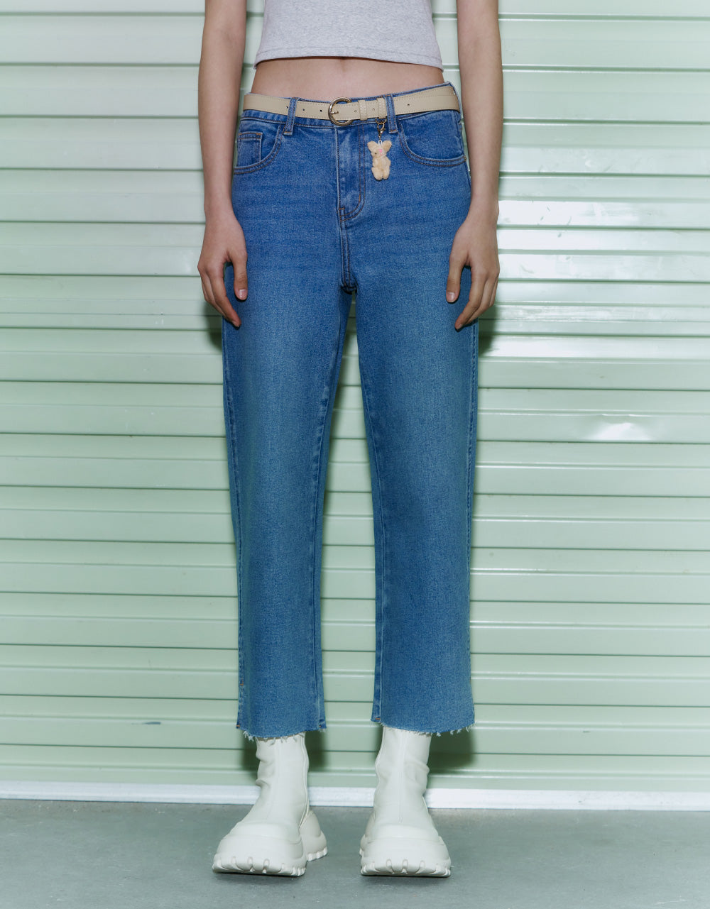 Mid-Waist Cropped Jeans
