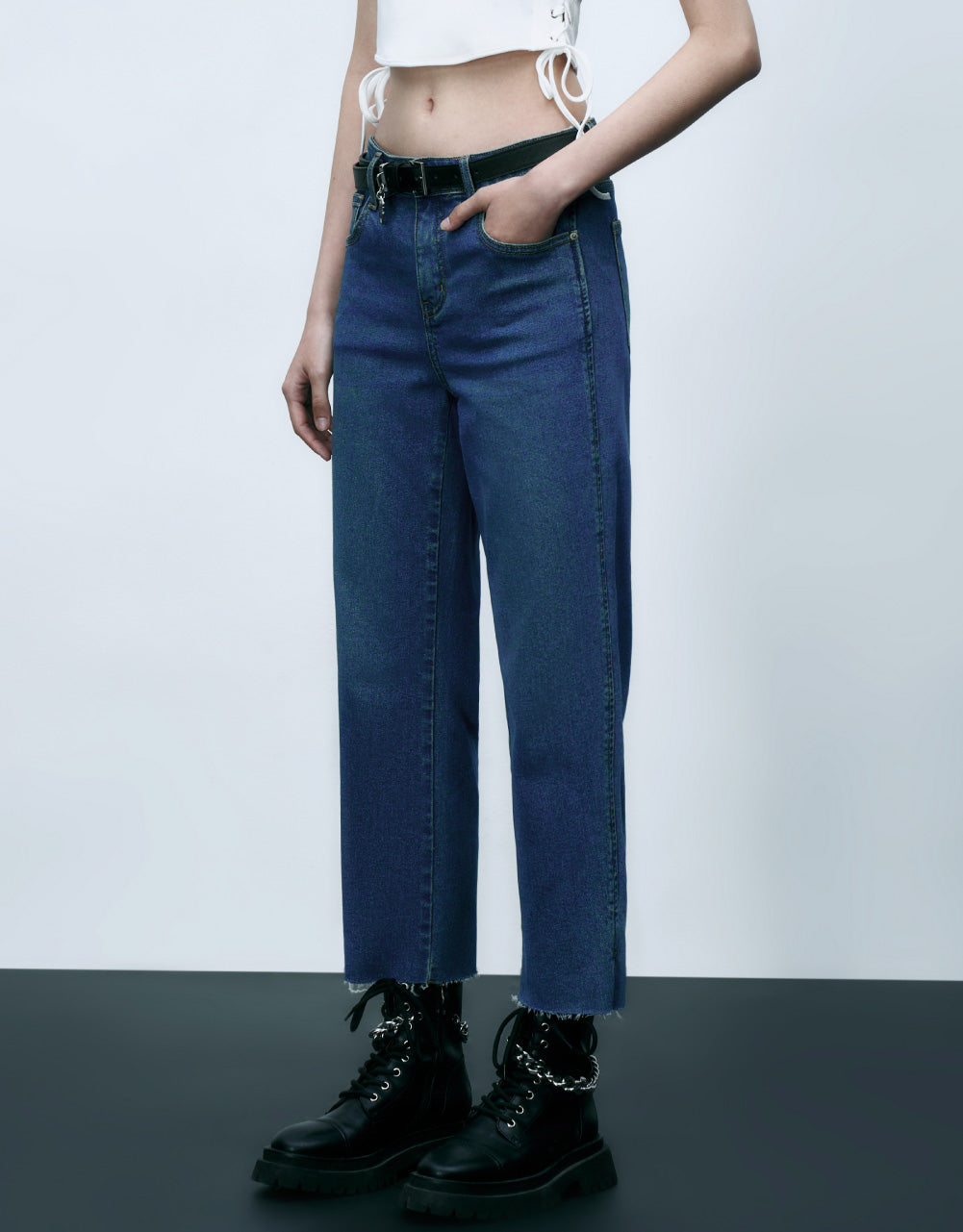 Mid-Waist Cropped Jeans
