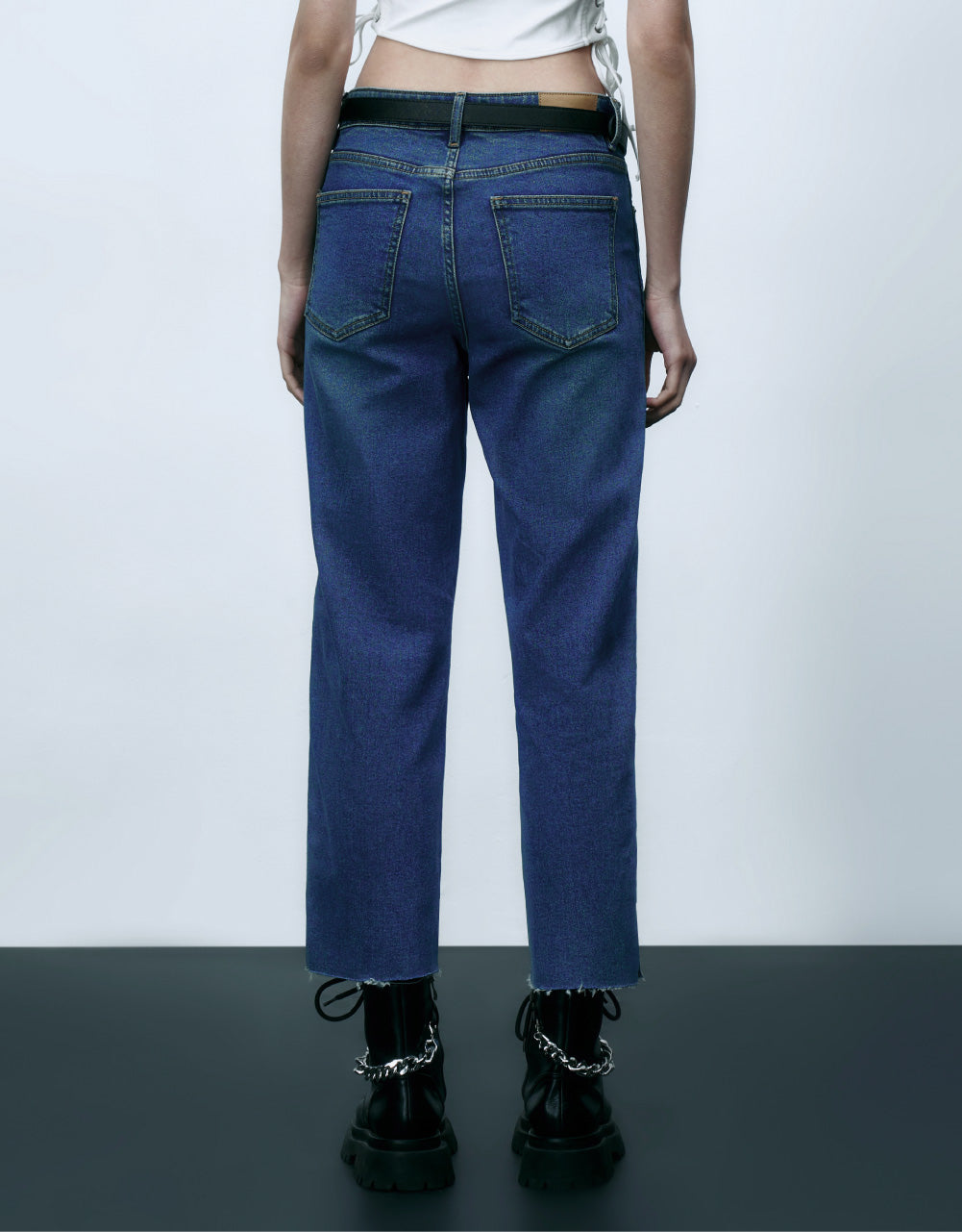 Mid-Waist Cropped Jeans