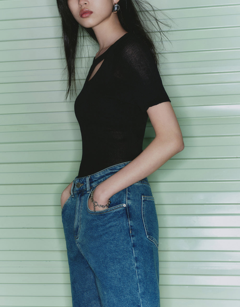 Cut-Out Rib Knitted T-Shirt