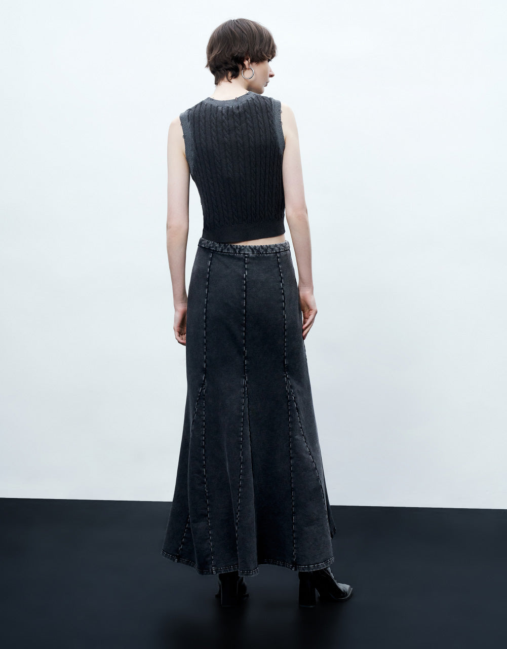 Crew Neck Rib Knitted Vest