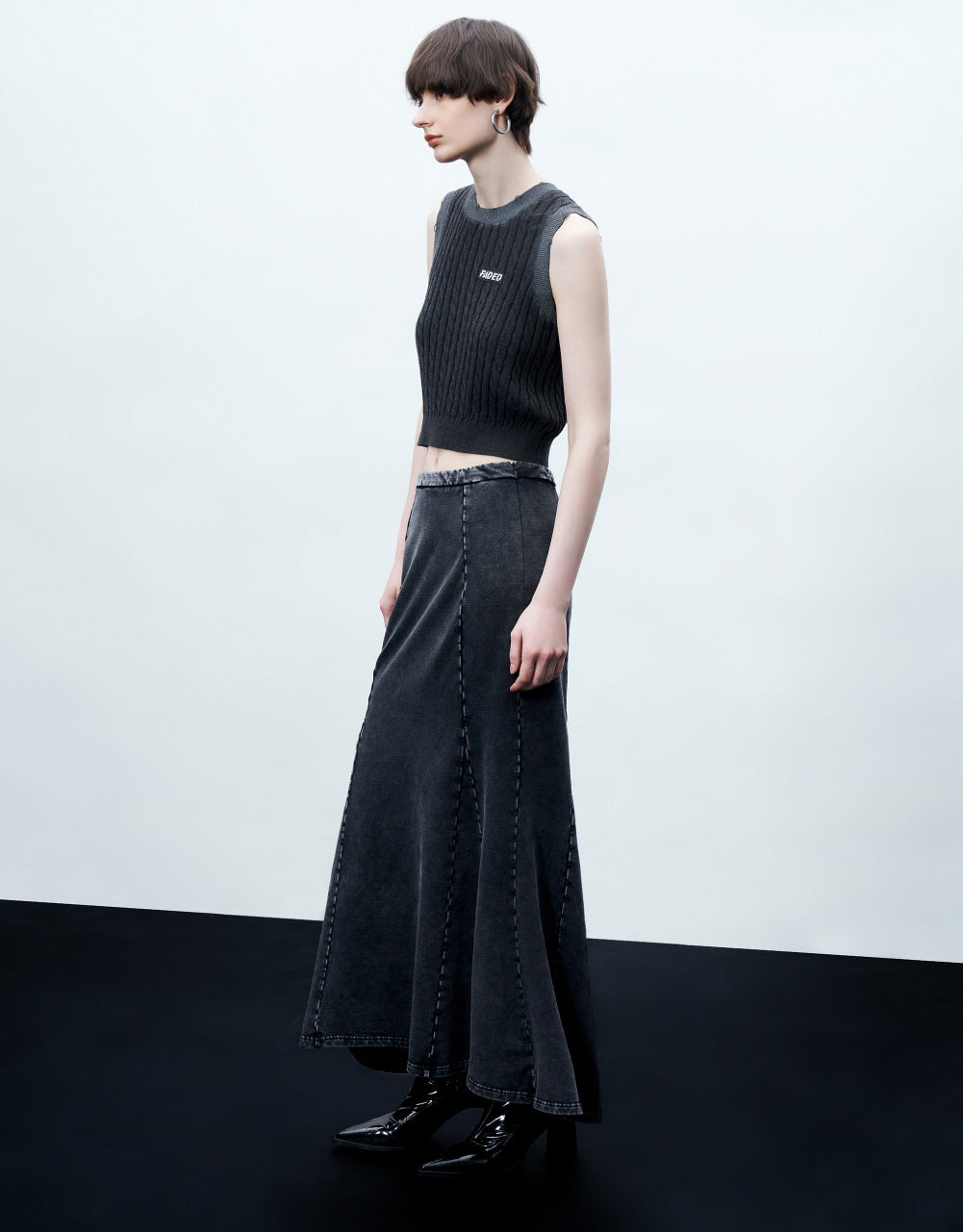 Crew Neck Rib Knitted Vest