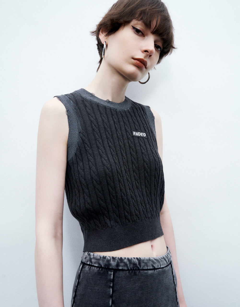 Crew Neck Rib Knitted Vest