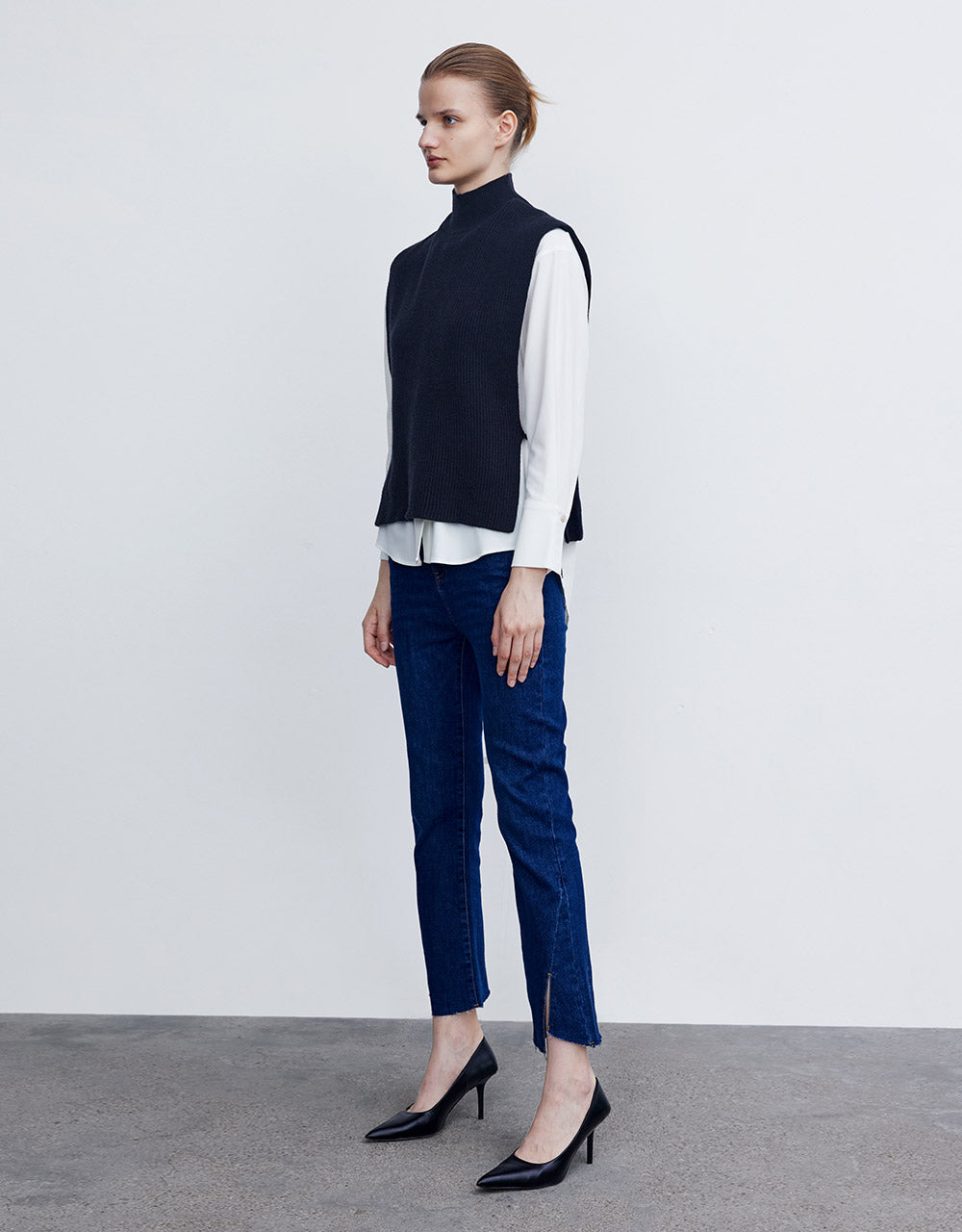 Slit Hem Straight Jeans