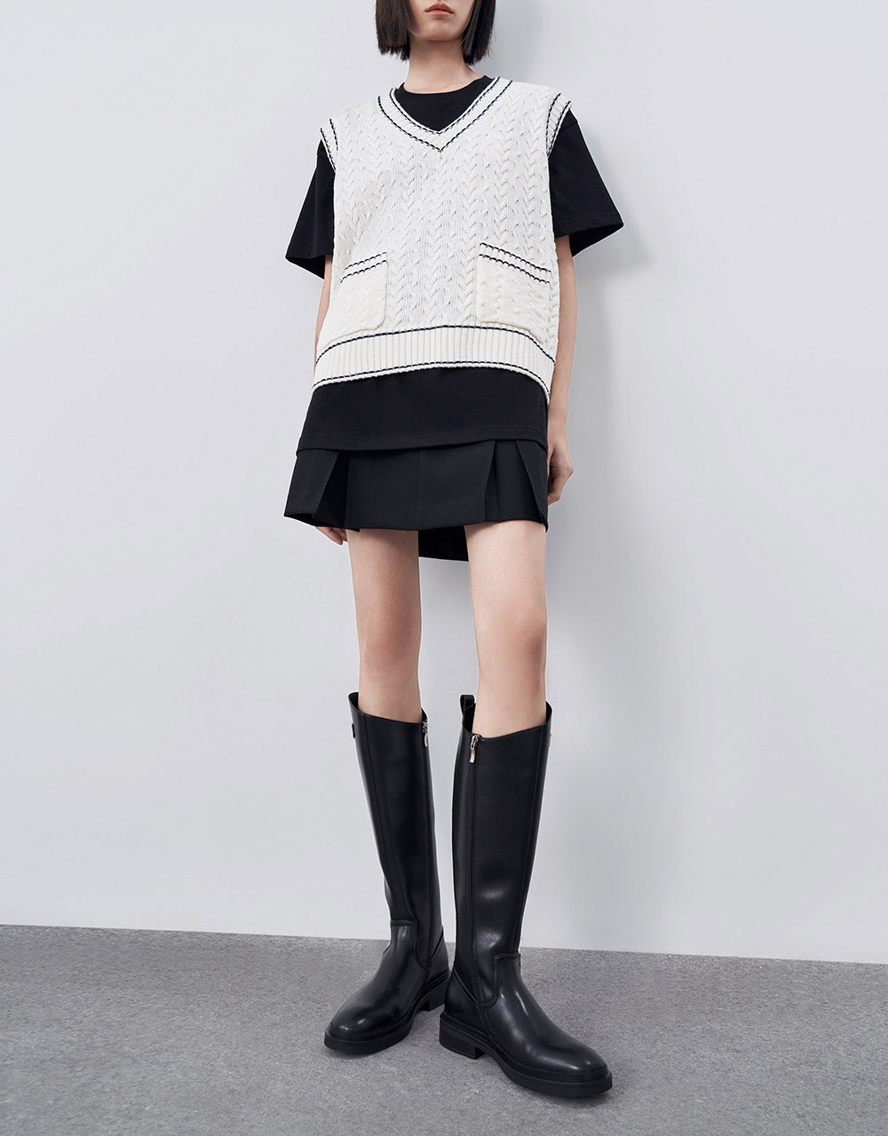 Contrast Trim Sweater Vest