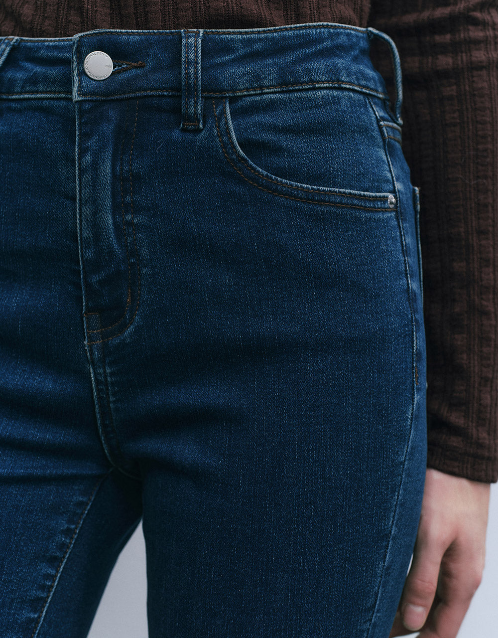 Asymmetrical Hem Cropped Flare Jeans