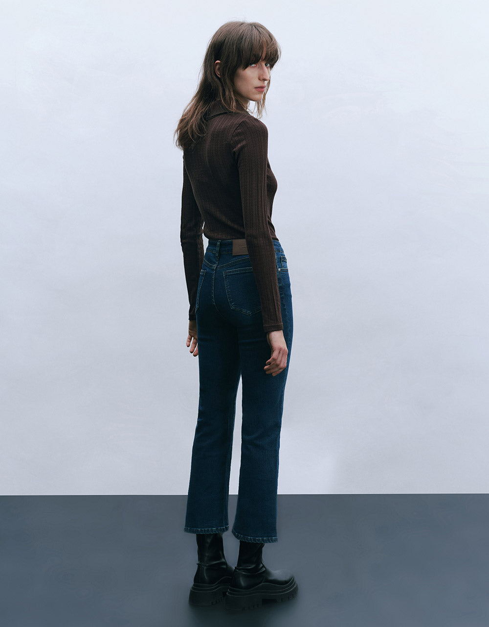 Asymmetrical Hem Cropped Flare Jeans