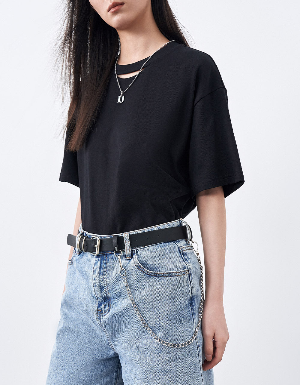 Cut Out T-Shirt With Chain