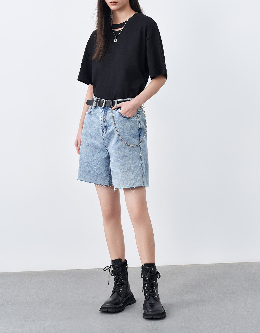 Cut Out T-Shirt With Chain