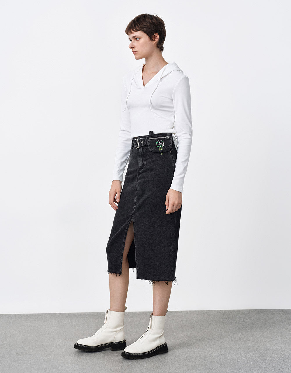 Slit Hem Belted Denim Skirt With Pouch
