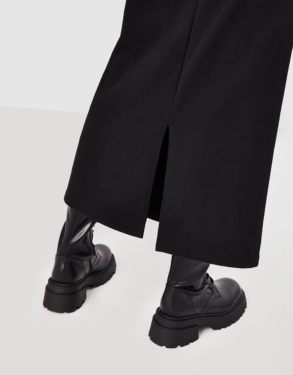 Elastic Waist Midi Skirt