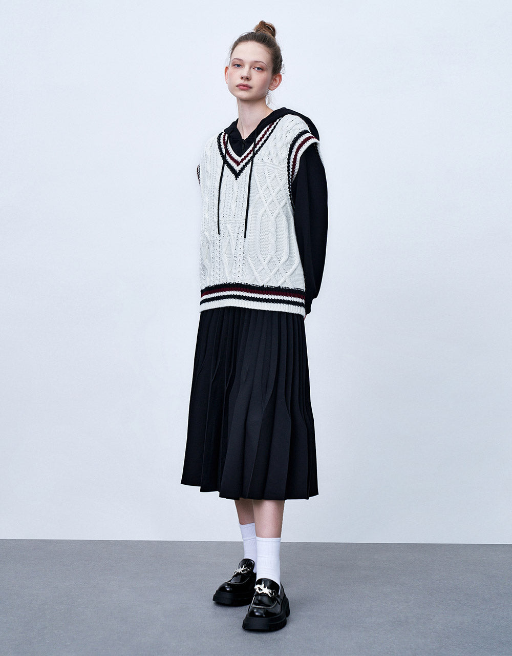 Contrast Trim Sweater Vest