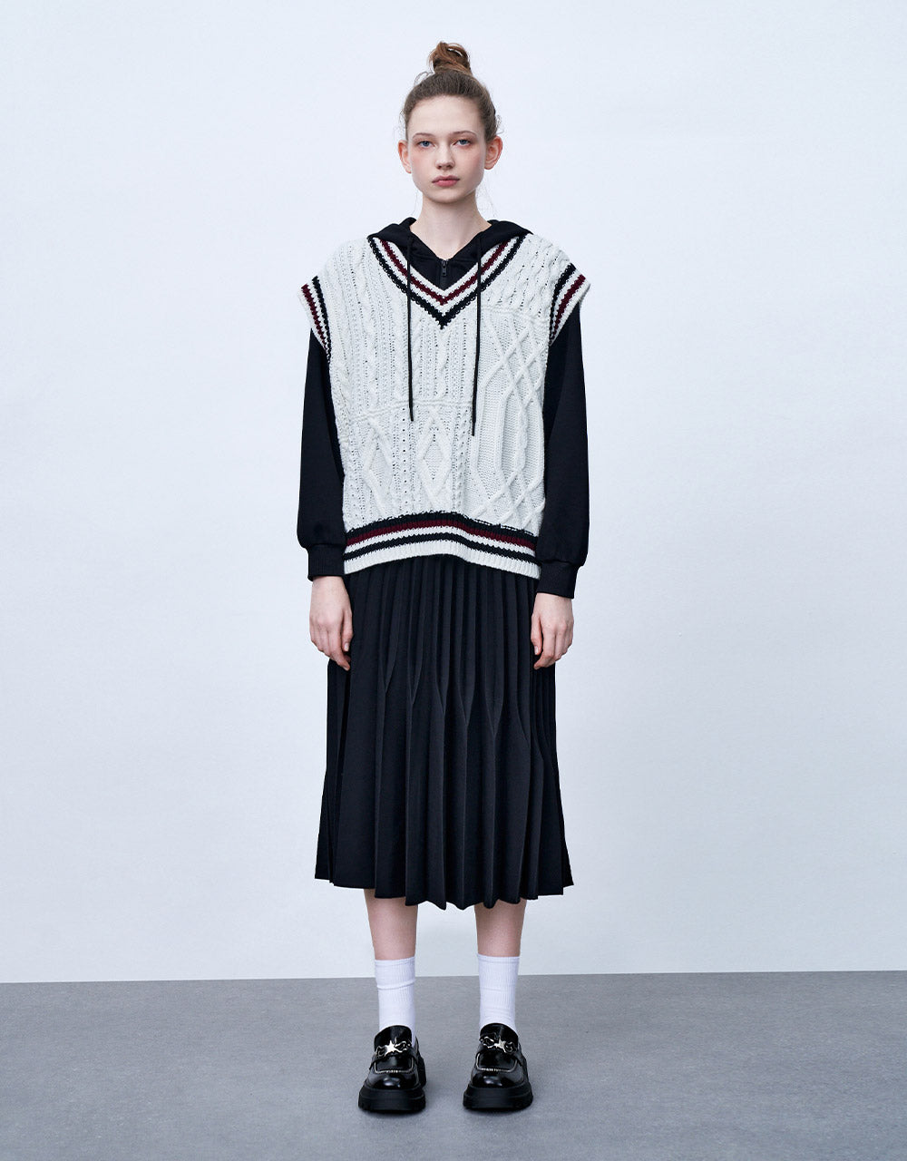 Contrast Trim Sweater Vest